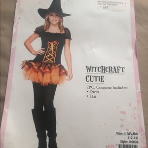 Witch Halloween custome Junior( 12-14)